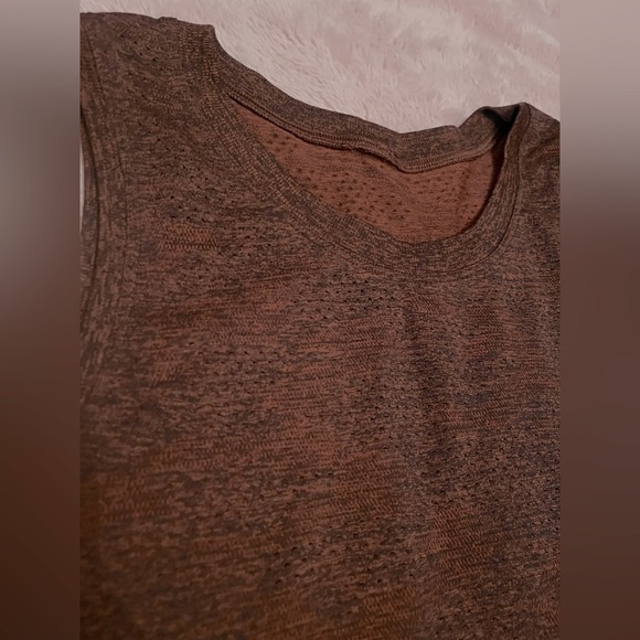 Lululemon tank crop top - Picture 3 of 7